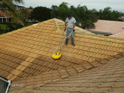 Beav's Window Cleaning can pressure wash your roof
