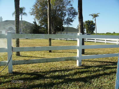 Paddock Fences need cleaning. Let Beav's clean your paddock fence for you.